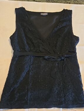 Black Lace V-Neck Sleeveless Top